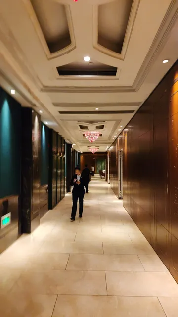 Bingsheng Pinwei Pearl River New Town Shop Parking Lot