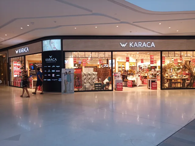 Kuzu Effect Shopping Center