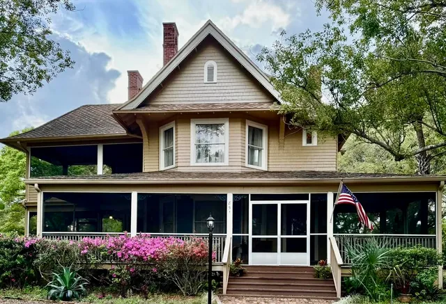 Thurston House Bed & Breakfast