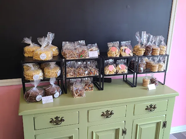 Ria's Sweet Creations - Custom Bakers