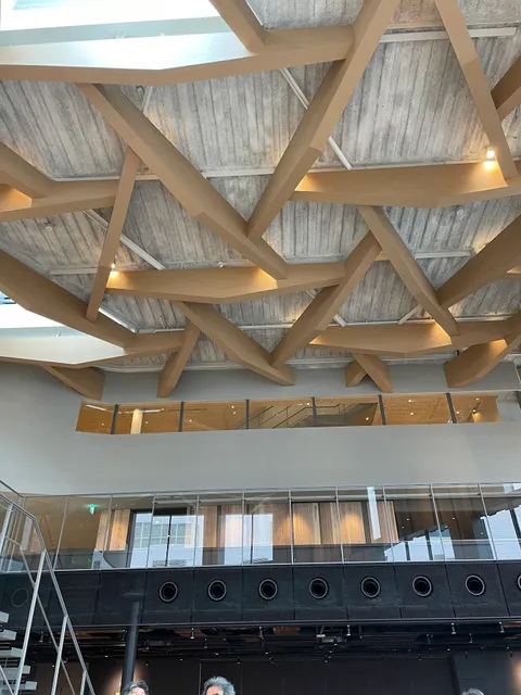 オーバード・ホール／中ホール