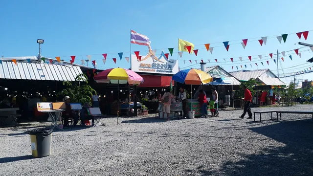 Thepnimit Temple Market