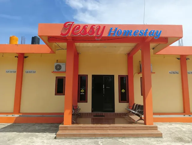 Jessy Homestay Lolak
