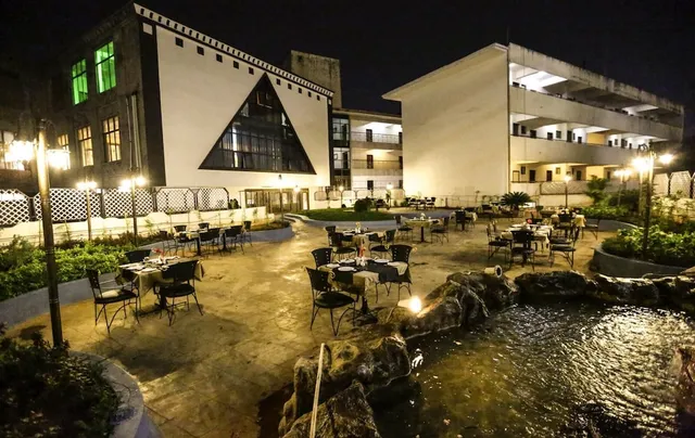 POP 81117E Hotel Trupti International