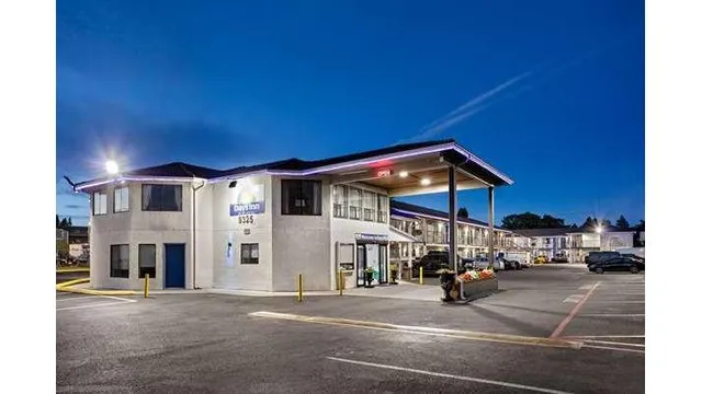 Days Inn by Wyndham Lakewood South Tacoma