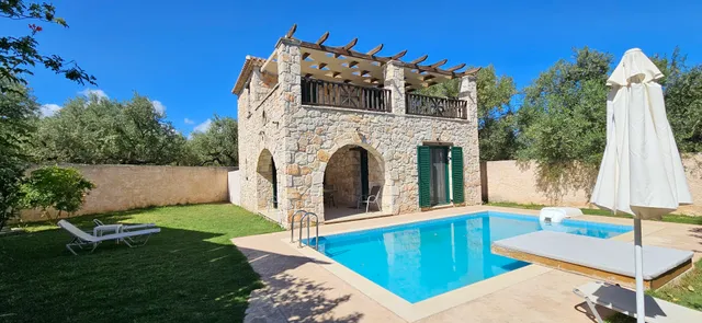 Chrisapella country houses