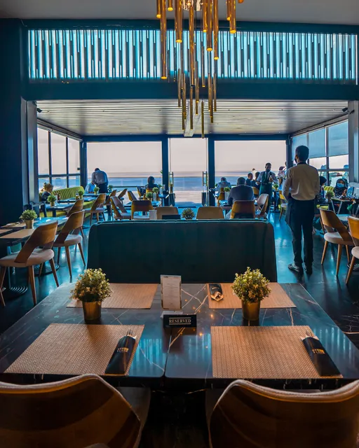 Green Black • Marina