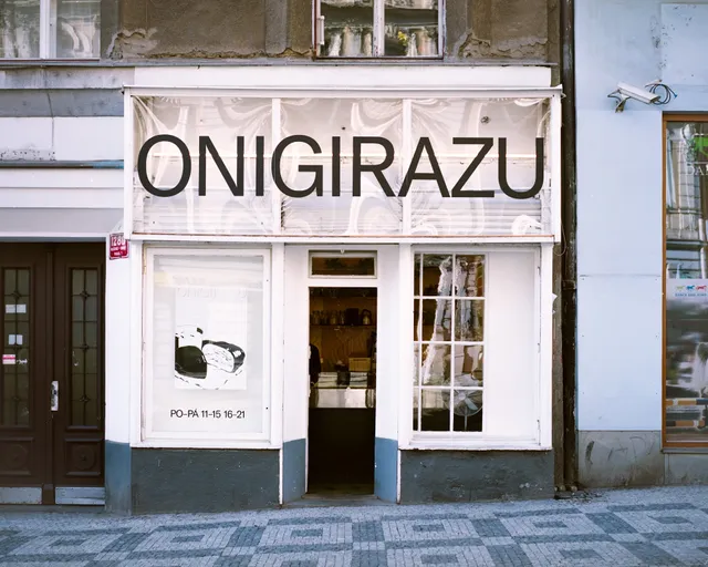Onigirazu