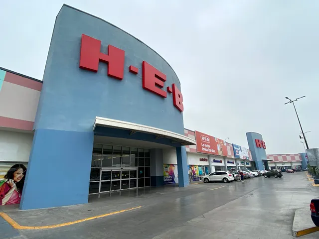 H-E-B Mall Plaza