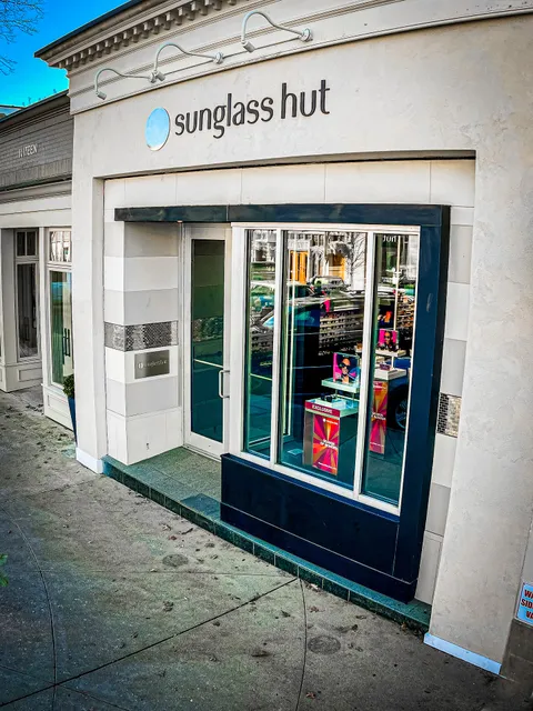 Sunglass Hut