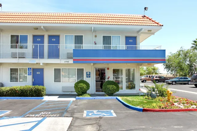 Motel 6 Lancaster, CA