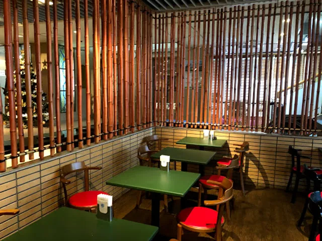 RESTAURANT & BAR COLT