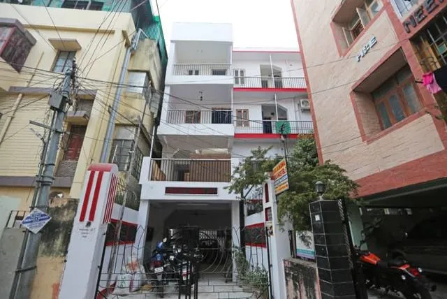 OYO Hotel Luxury Inn