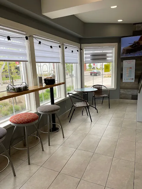 Hally’s Scoops and Brew