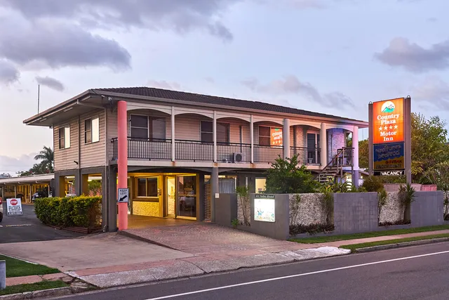 Country Plaza Motor Inn