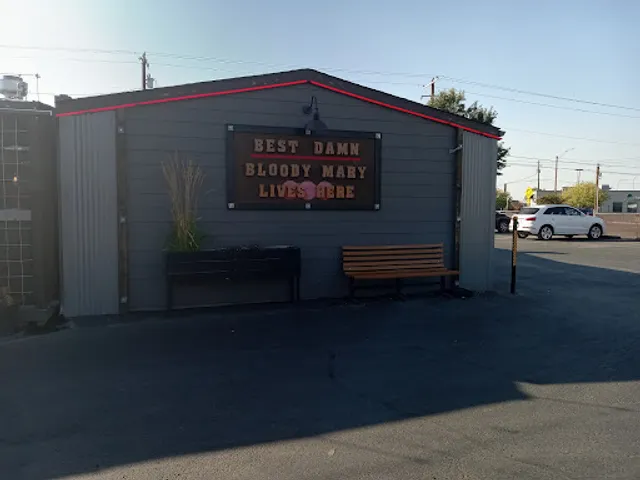 Stone Hut Bar & Grill