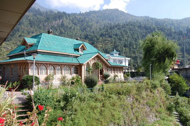 Hotel Shrikhand Sarahan (HPTDC)