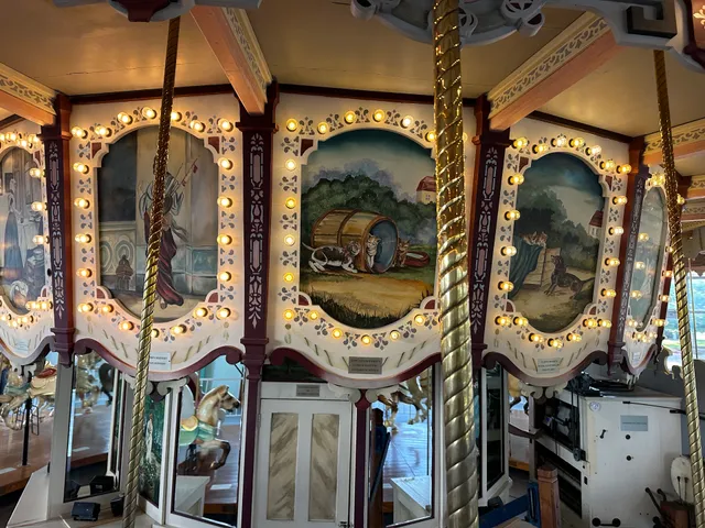 Hampton Carousel