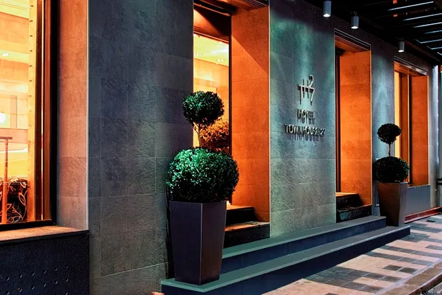 Townhouse 27 Hotel