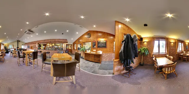 Woody's Bar & Restaurant