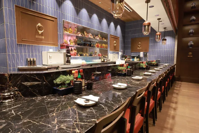 Lucky Dragon Noodle Bar