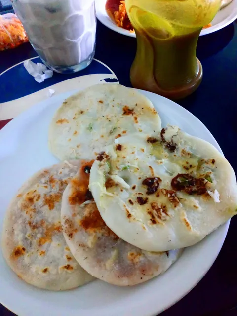 Pupusería La Salvadoreña