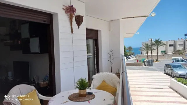 Apartamento LA PITA. Terraza con vistas al mar, a 1 min de la playa & garaje