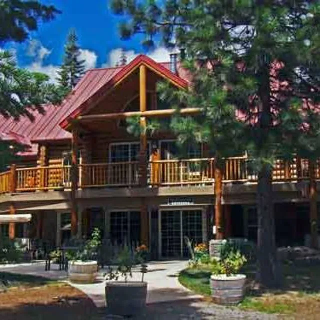 Christmas Tree Vineyard Lodge