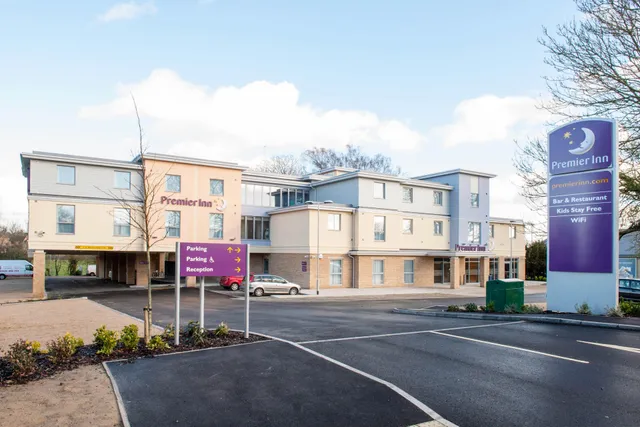 Premier Inn Witney hotel