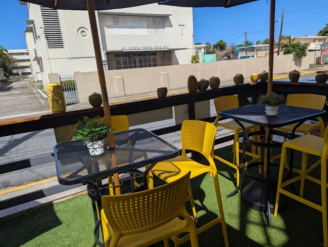 Los Pinos Café Calle Loíza