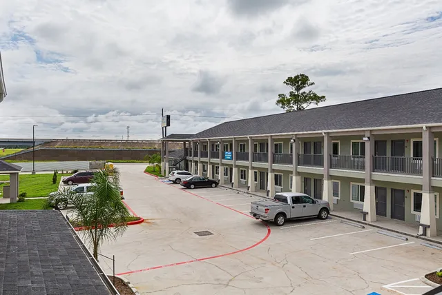 Scottish Inns & Suites Crosby, TX