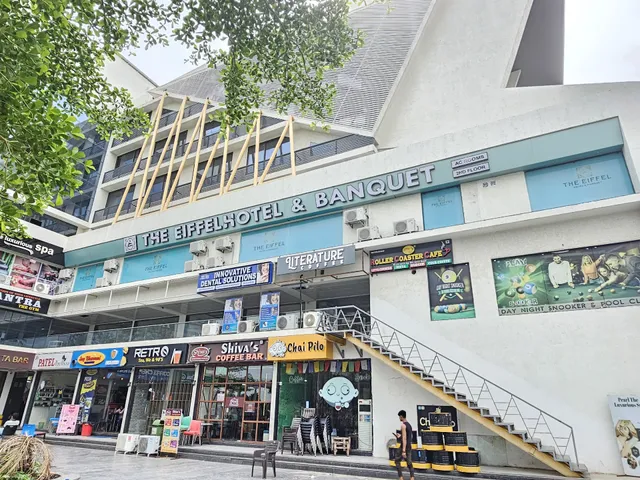 THE EIFFEL HOTEL & BANQUET