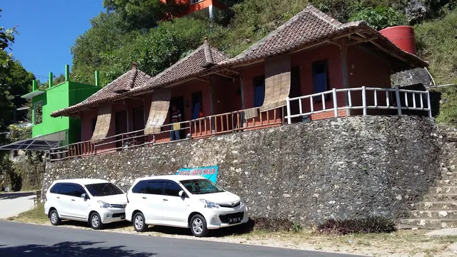 Penginapan Joglowatukelir