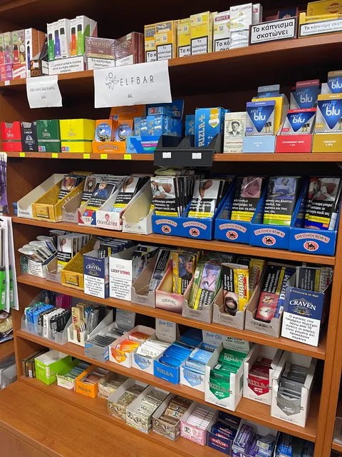 Cross Road cafe “IQOS Authorised Reseller”