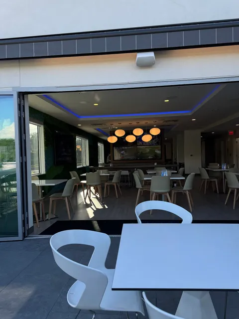 Skyline Bistro & Bar