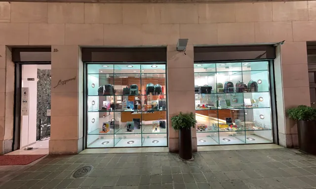 Lazzaroni Penne: Gioielli per scrivere. Shop in Shop Montblanc