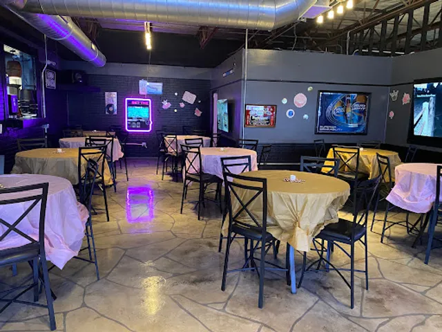 Home Plate Bar & Grill of Chattanooga