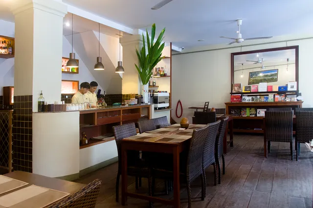 Le Cafe/Bistro Ban Vat Sene