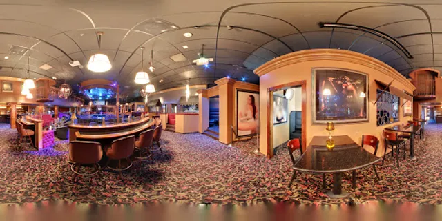 Dames N' Games Topless Sports Bar Los Angeles