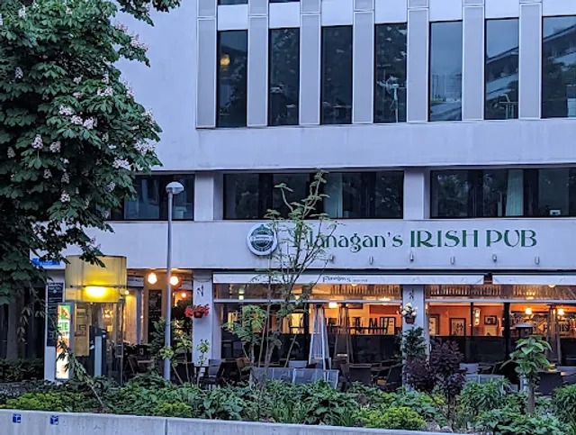 Flanagan's Irish Pub