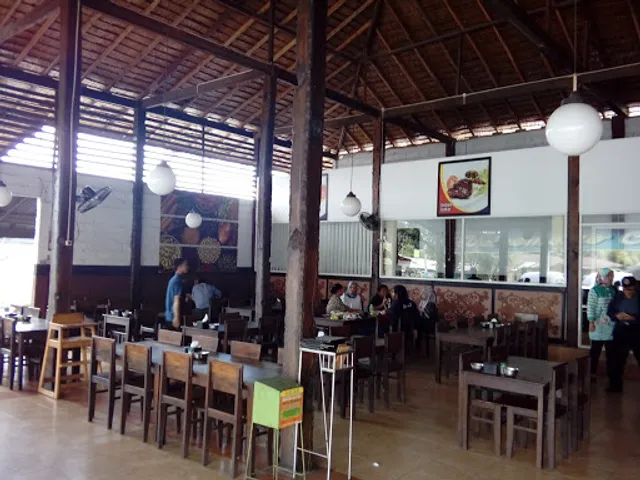 Ayam Penyet Cindelaras KNIA