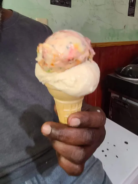 Tin Top Ice Cream Shoppe