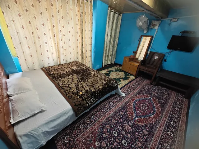 Lake Boulevard Guest House