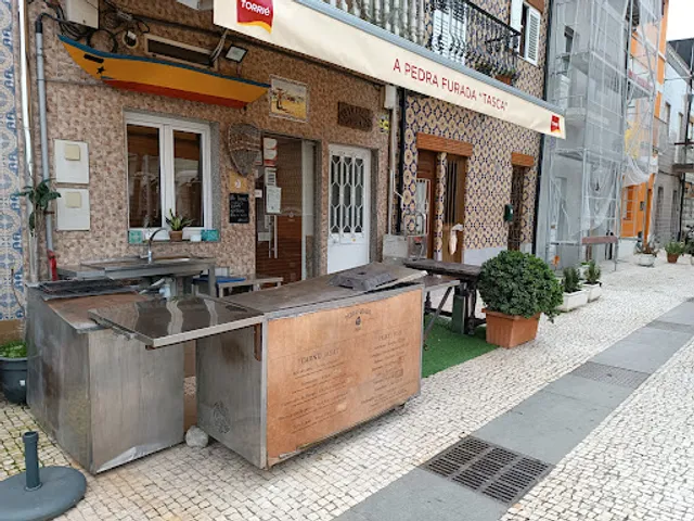 A Pedra Furada Tasca Porto