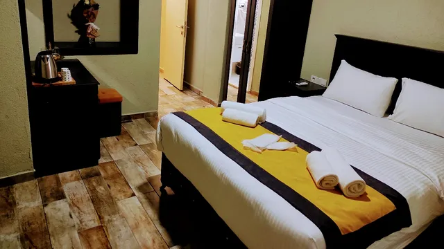 Hotel Lebon Old city