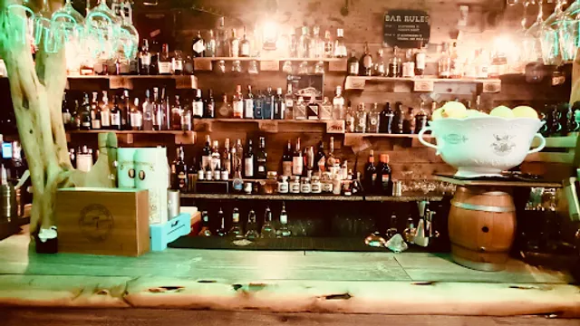 Rocktail - Cocktail Bar, Burger & Pizza