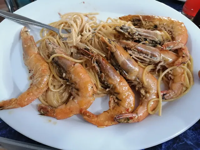 "Los Pescaditos Alicia"