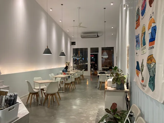 Cafe In White 咖啡白｜恆春咖啡廳｜霜淇淋｜甜點｜早午餐｜輕食｜客製化生日蛋糕｜恆春美食｜寵物超友善