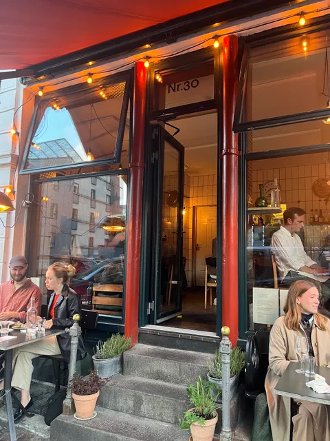 Nr.30 Spisested & Vinbar