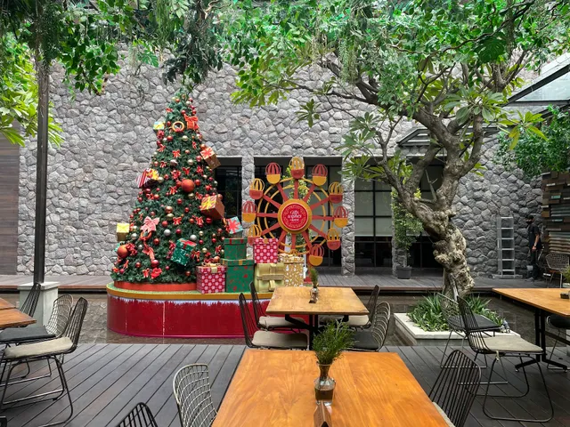 Domicile Kitchen Lounge